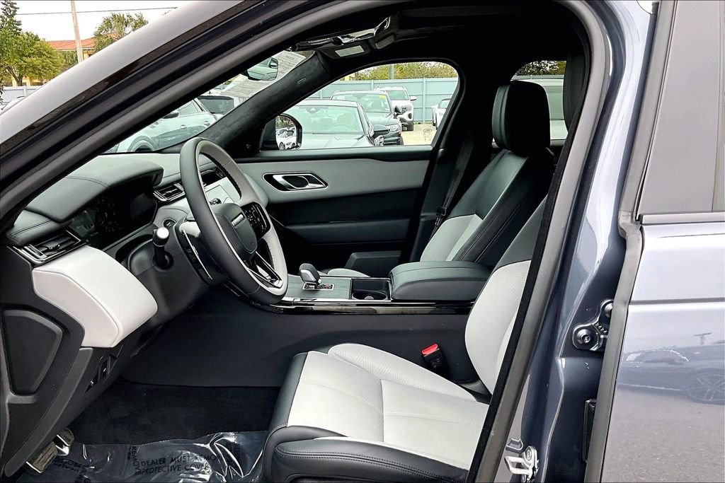 Used 2026 Land Rover Range Rover Velar Autobiography image 21
