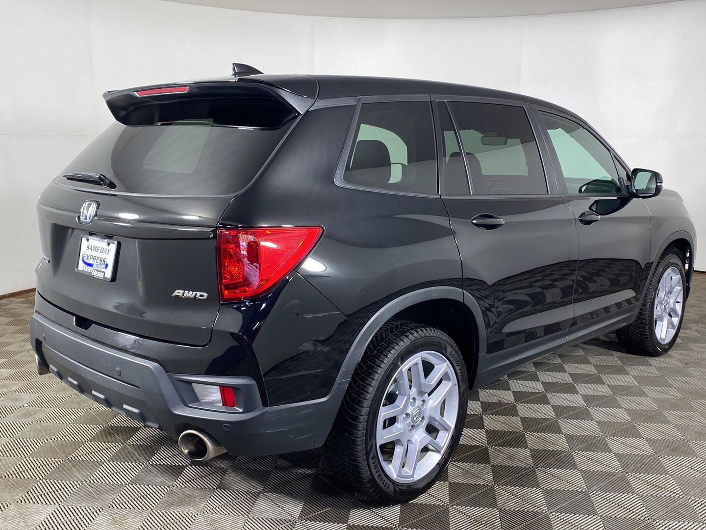 Used 2024 Honda Passport EX-L image 6