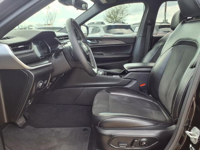 Used 2023 Jeep Grand Cherokee L Laredo image 8