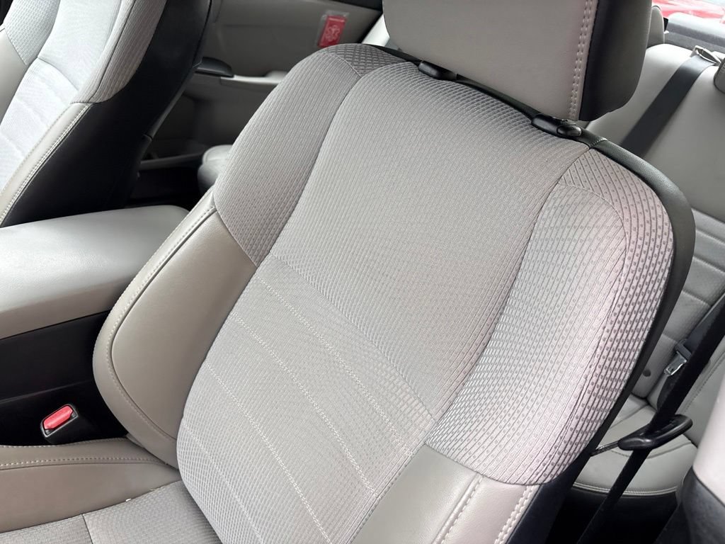 Used 2017 Toyota Camry SE FWD image 12
