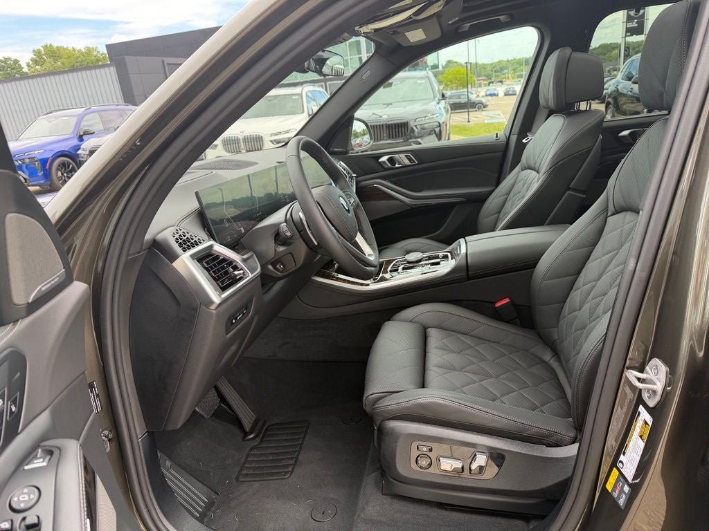 Used 2026 BMW X5 xDrive50e AWD/4WD image 10