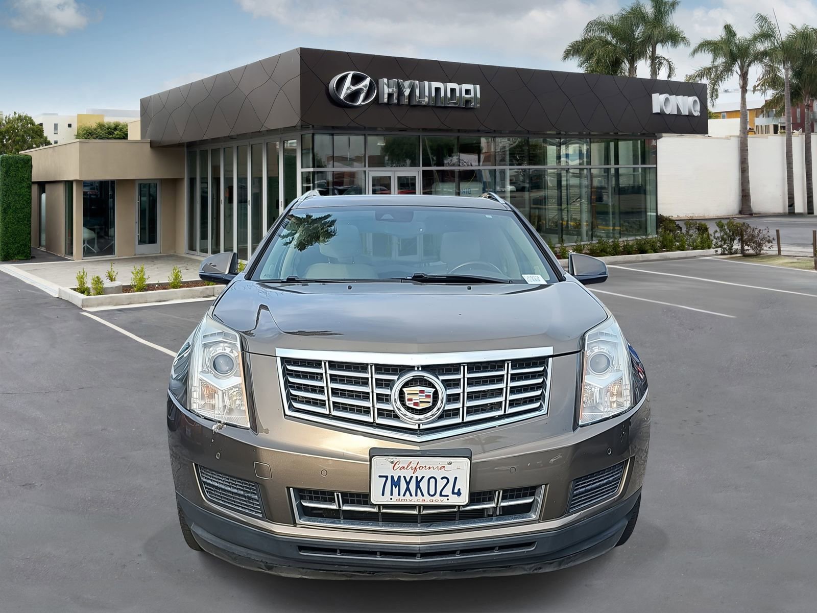 Used 2016 Cadillac SRX Luxury w/ Driver Awareness Package image 8