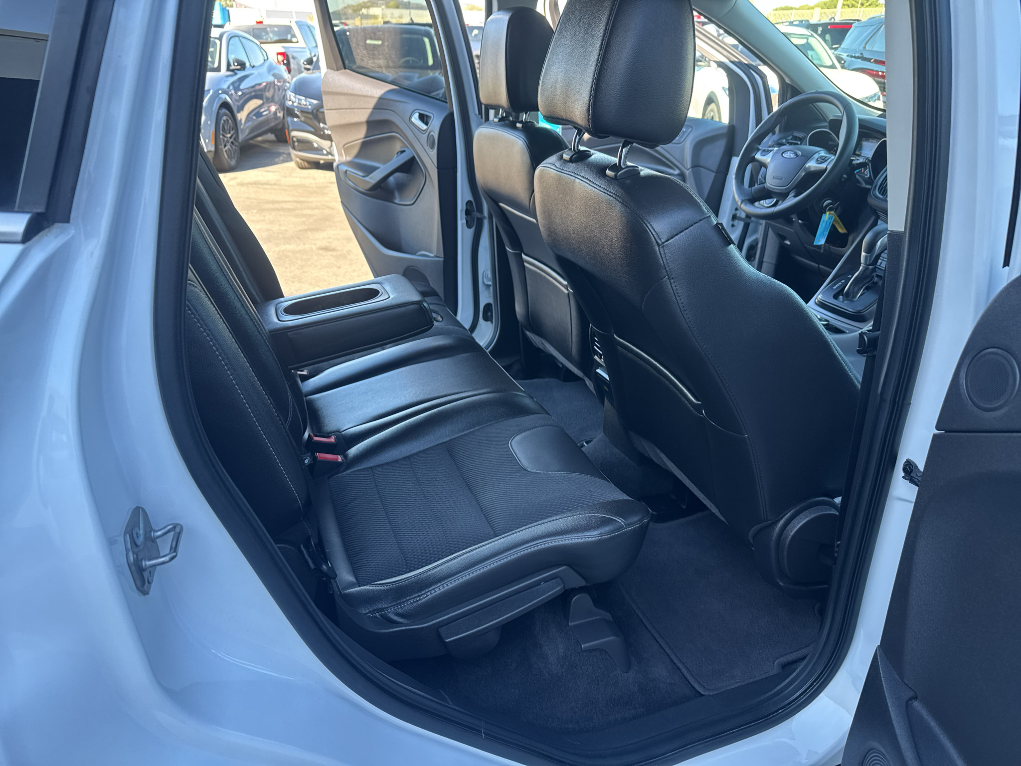 Used 2015 Ford Escape SE w/ SE Chrome Package FWD image 19
