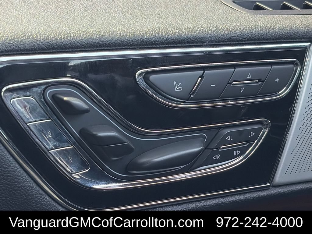 Used 2019 Lincoln Navigator L Reserve AWD/4WD image 23