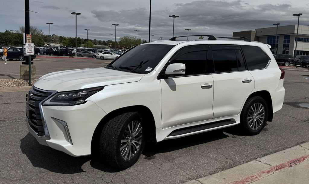 Used 2018 Lexus LX 570 4WD image 4