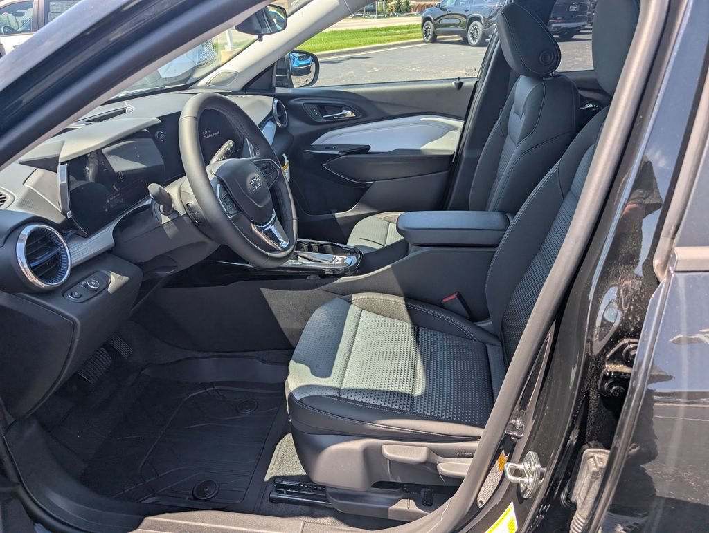 New 2026 Chevrolet Trax LT w/ Driver Confidence Package FWD image 15