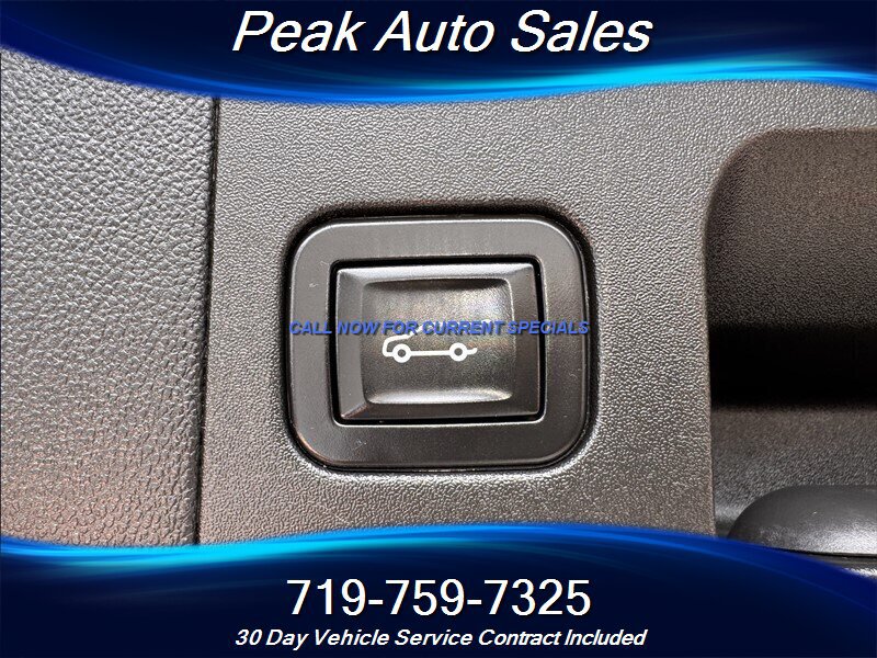 Used 2017 Cadillac XT5 Platinum AWD/4WD image 32