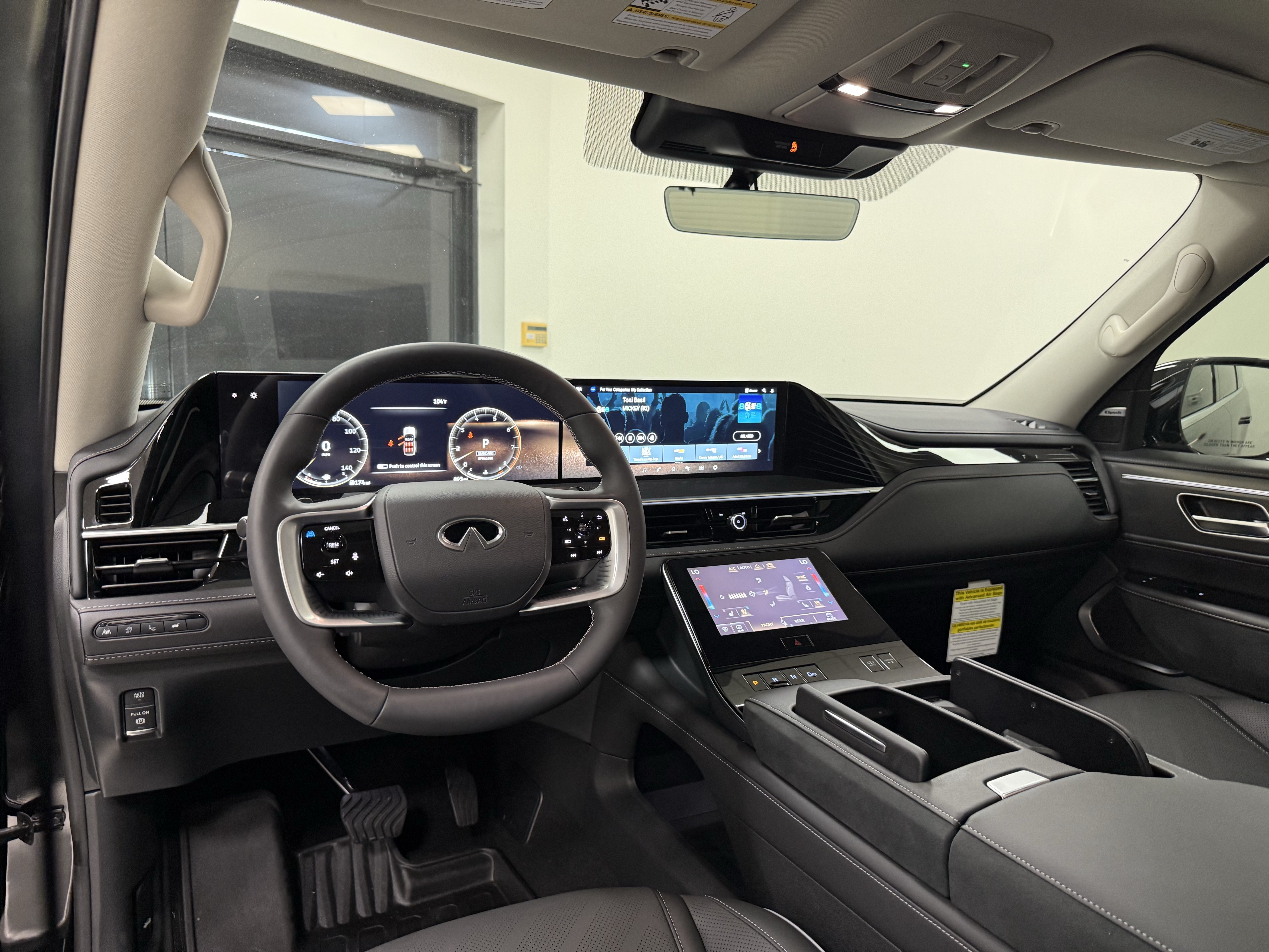Certified 2026 INFINITI QX80 Luxe w/ Cargo Package RWD image 15