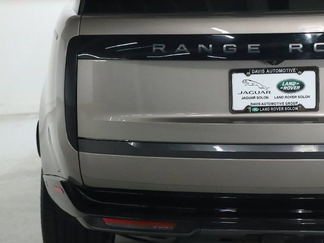 Used 2023 Land Rover Range Rover SE image 46