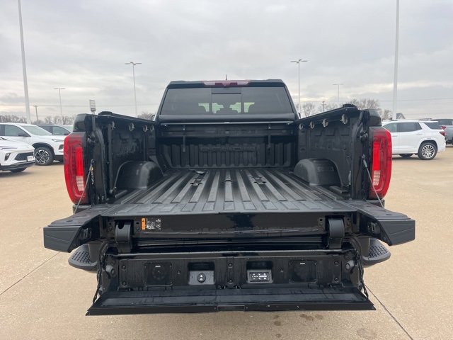Used 2023 GMC Sierra 3500 Denali w/ Denali Black Diamond Edition image 7