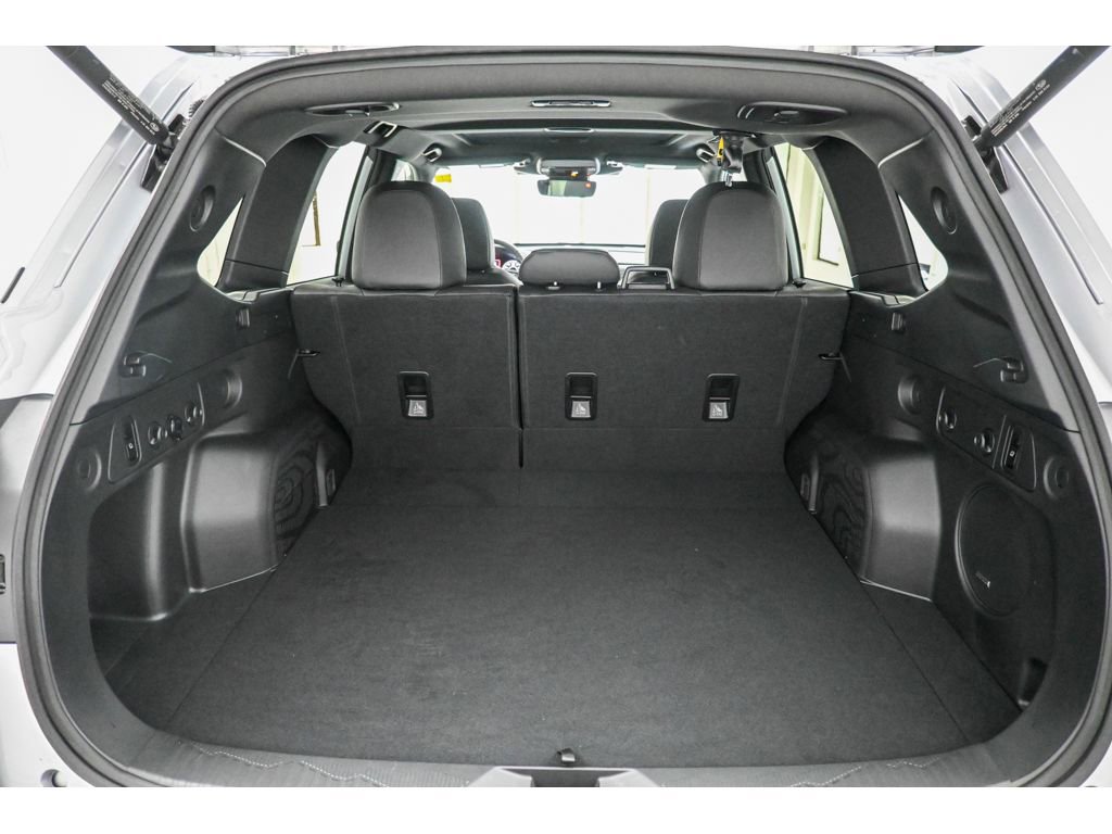 Used 2025 Subaru Forester Limited image 33