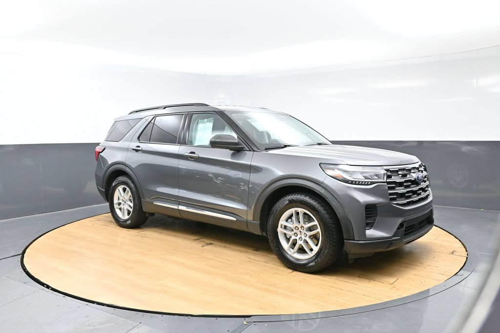 Used 2025 Ford Explorer Active RWD image 6