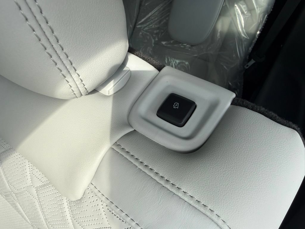 New 2026 Ford Explorer Platinum w/ LUX Leather Package AWD/4WD image 34