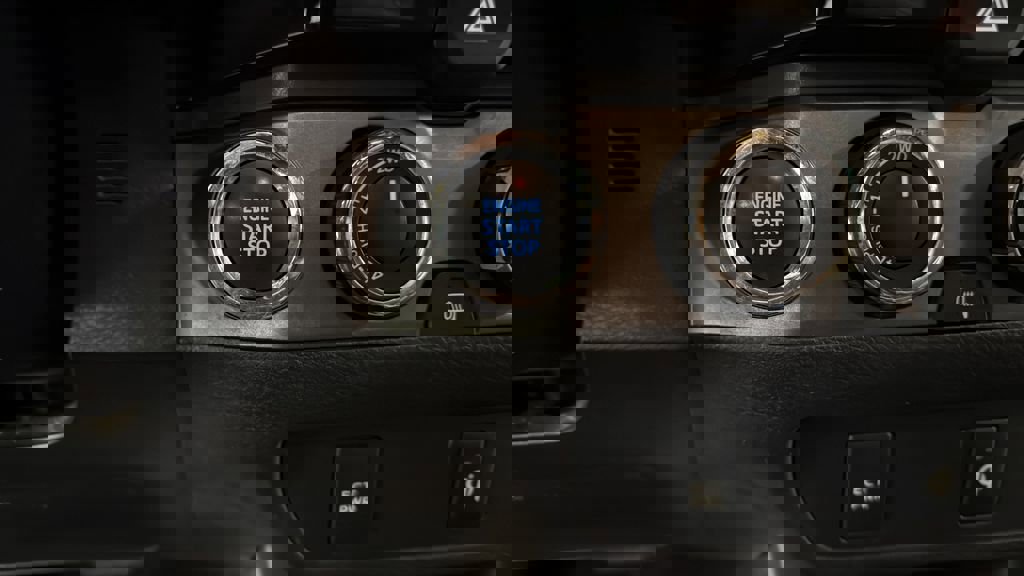 Used 2017 Toyota Tacoma TRD Sport w/ Tow Package image 21