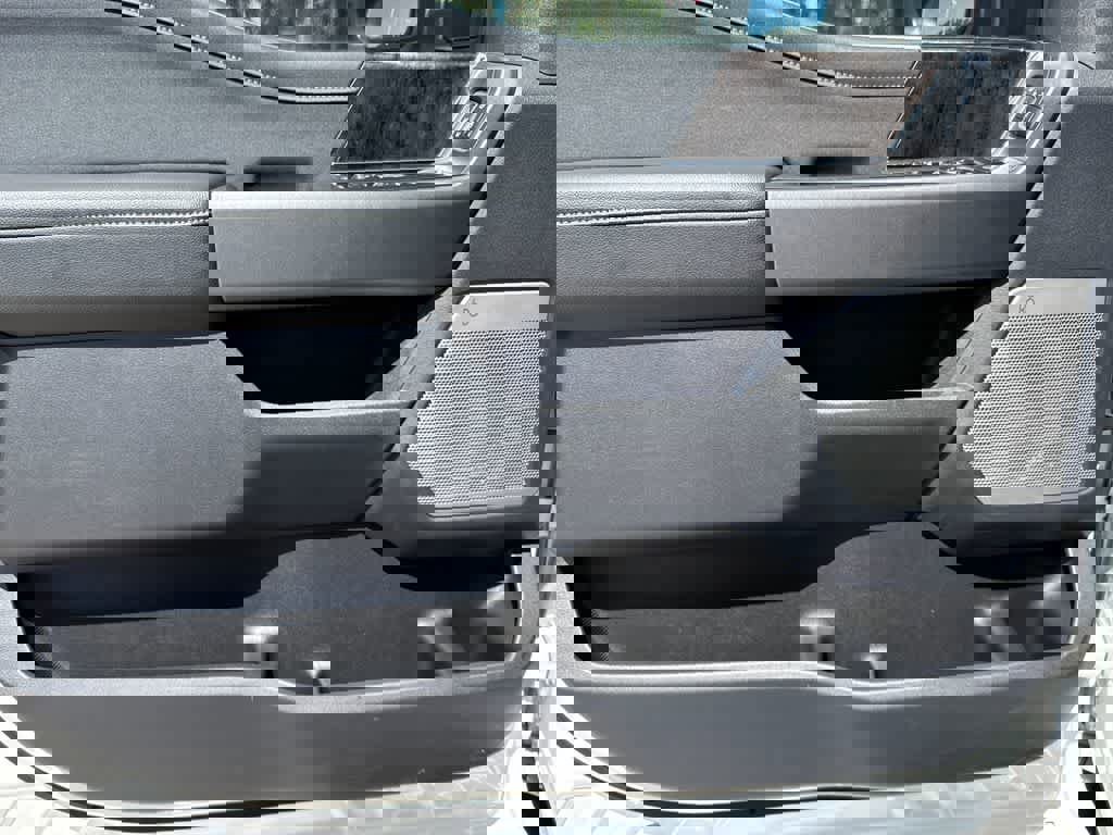 New 2025 Ford F250 Lariat w/ Lariat Ultimate Package image 11