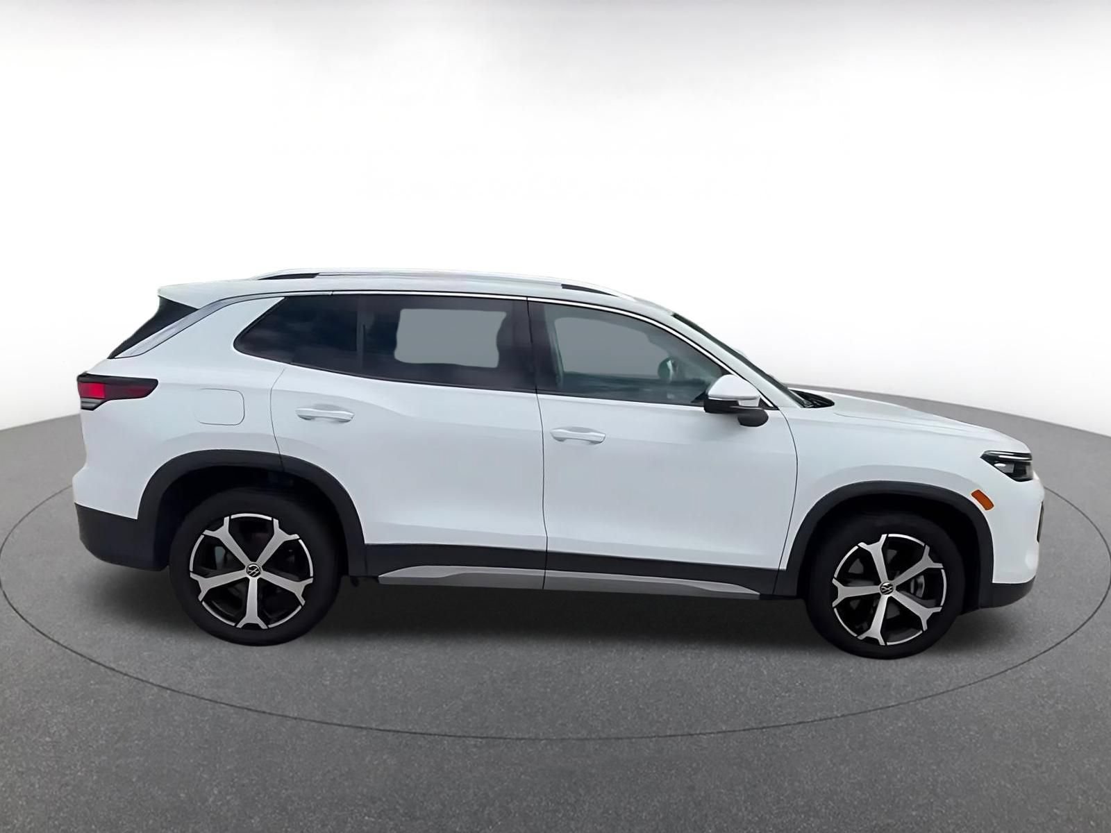 Used 2026 Volkswagen Tiguan SE AWD/4WD image 15