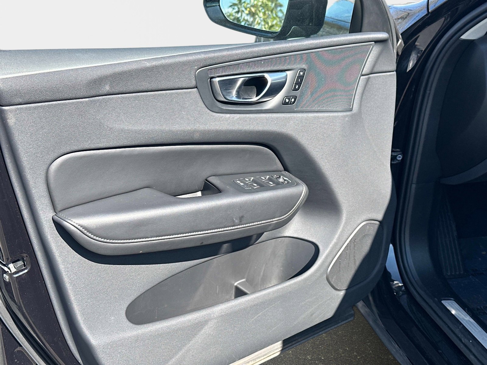 Certified 2025 Volvo XC60 B5 Plus image 16