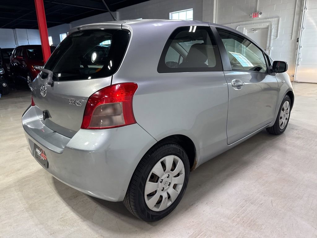 Used 2008 Toyota Yaris 2-Door Hatchback image 7