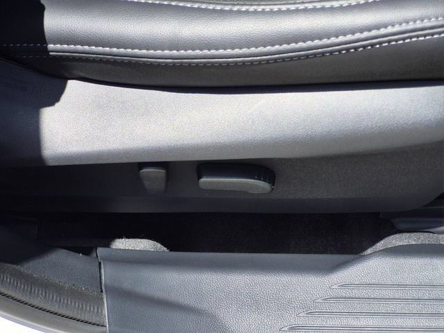 Used 2025 Subaru Outback Touring AWD/4WD image 17