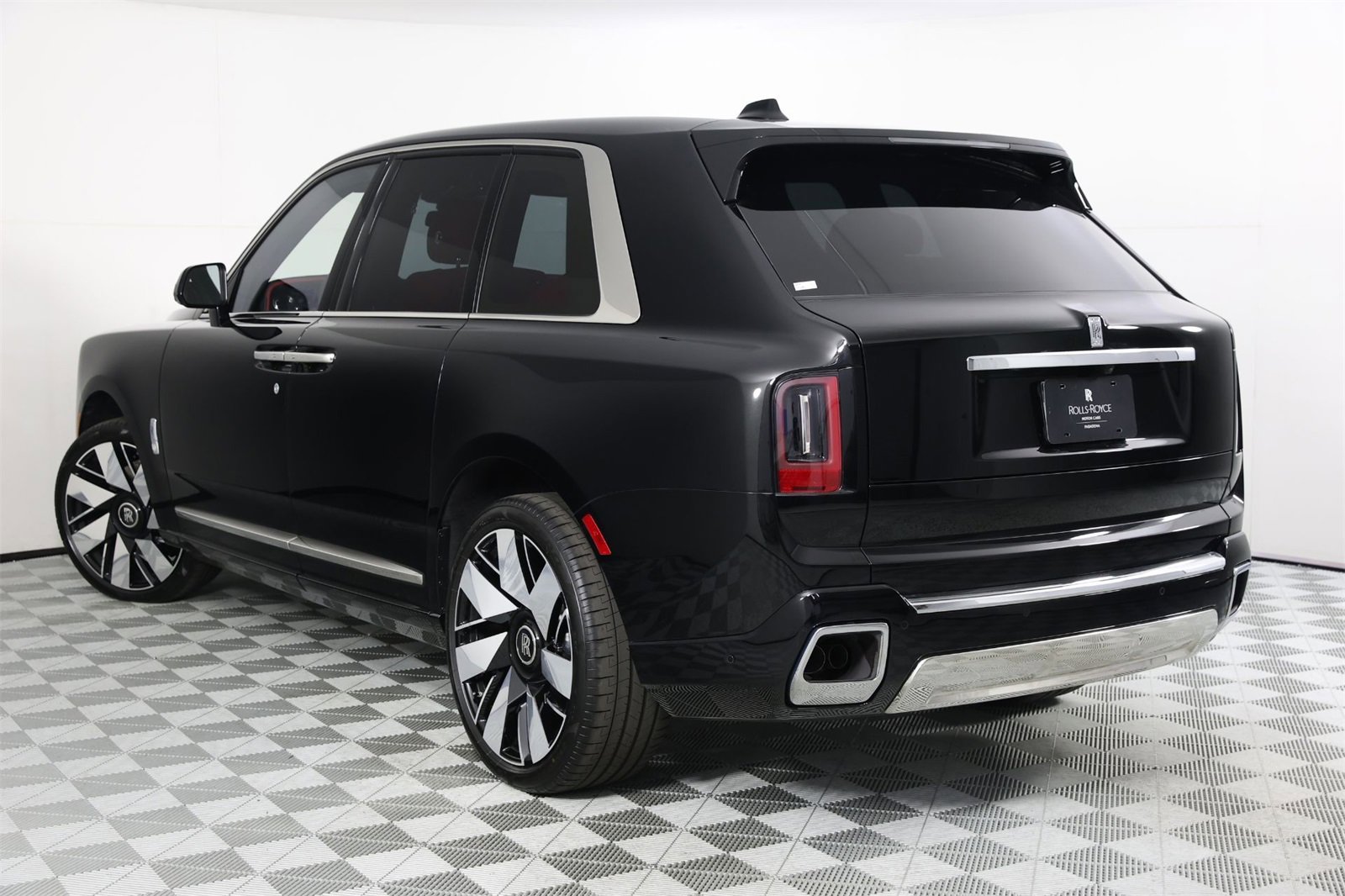 New 2026 Rolls-Royce Cullinan image 3