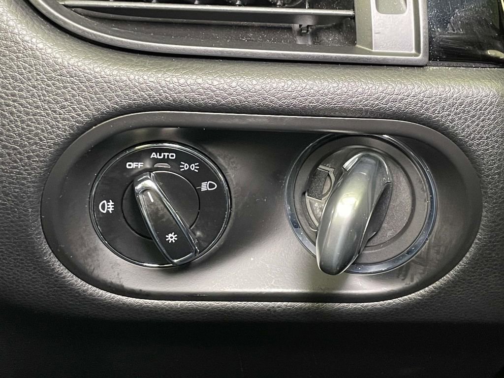 Certified 2022 Porsche Macan image 44