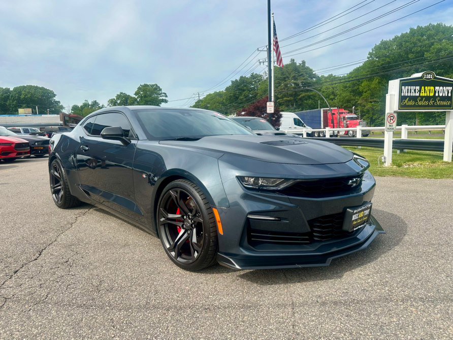Used 2020 Chevrolet Camaro SS RWD image 3