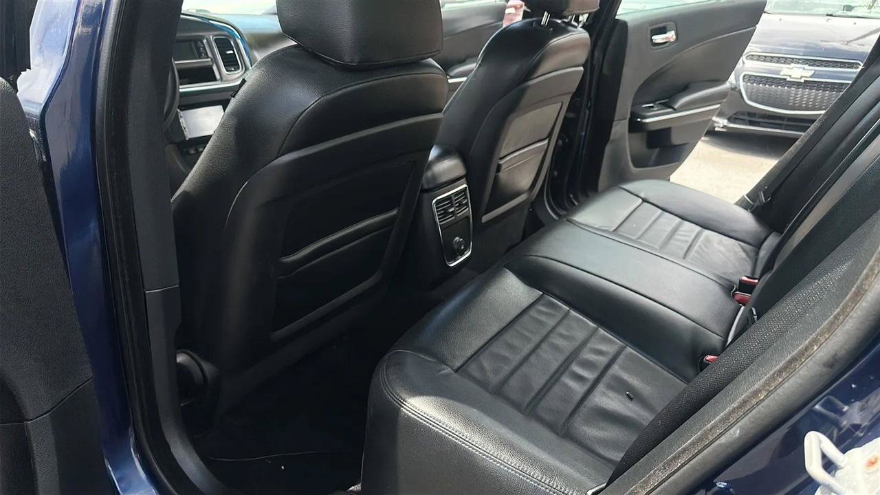 Used 2014 Dodge Charger SE RWD image 24