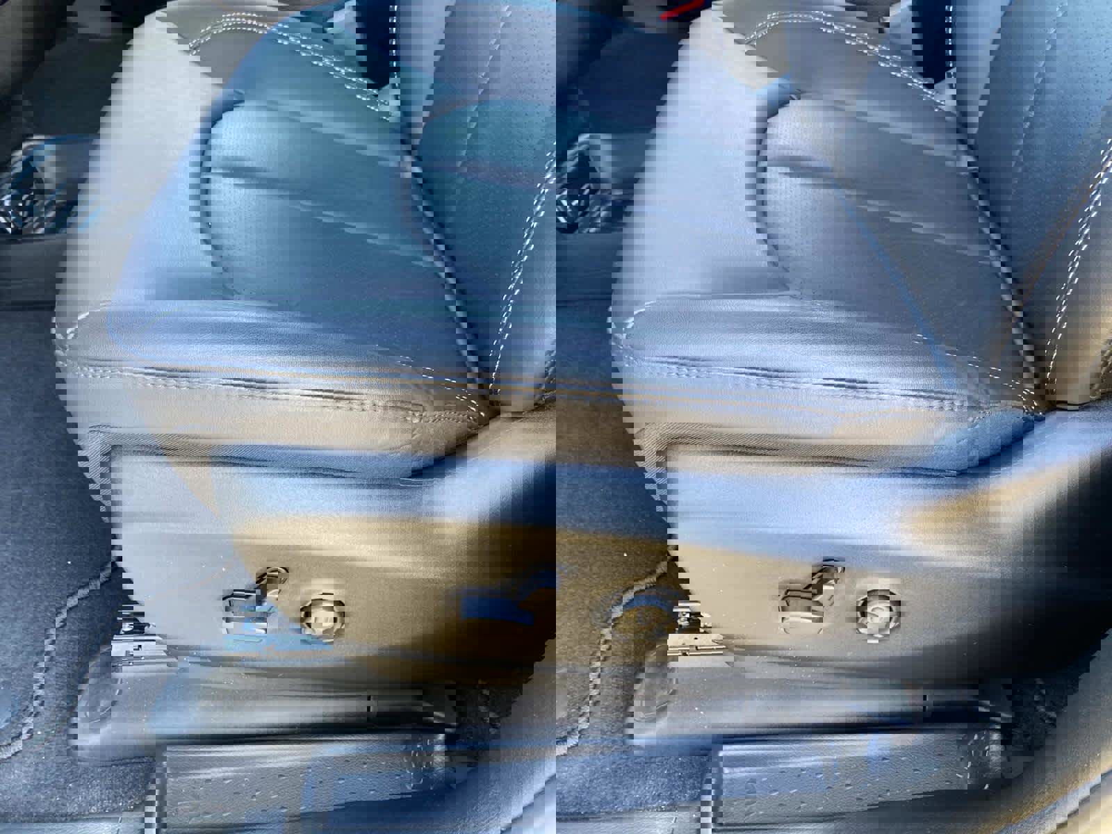 Used 2025 Chrysler Pacifica Select image 20