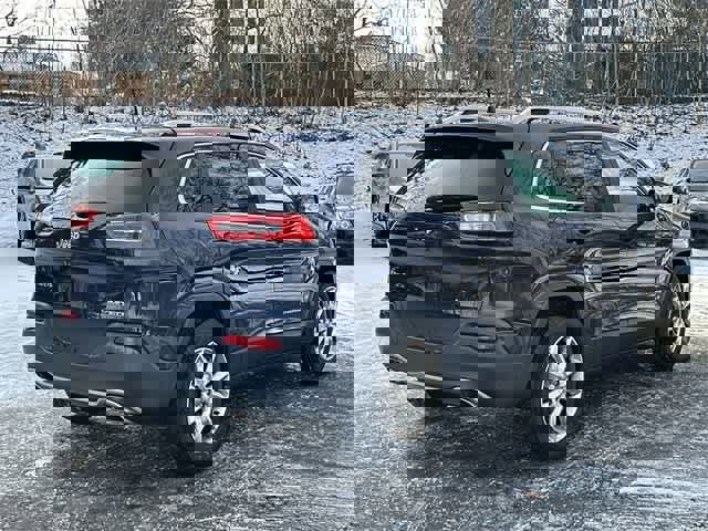 Used 2016 Jeep Cherokee Limited image 30