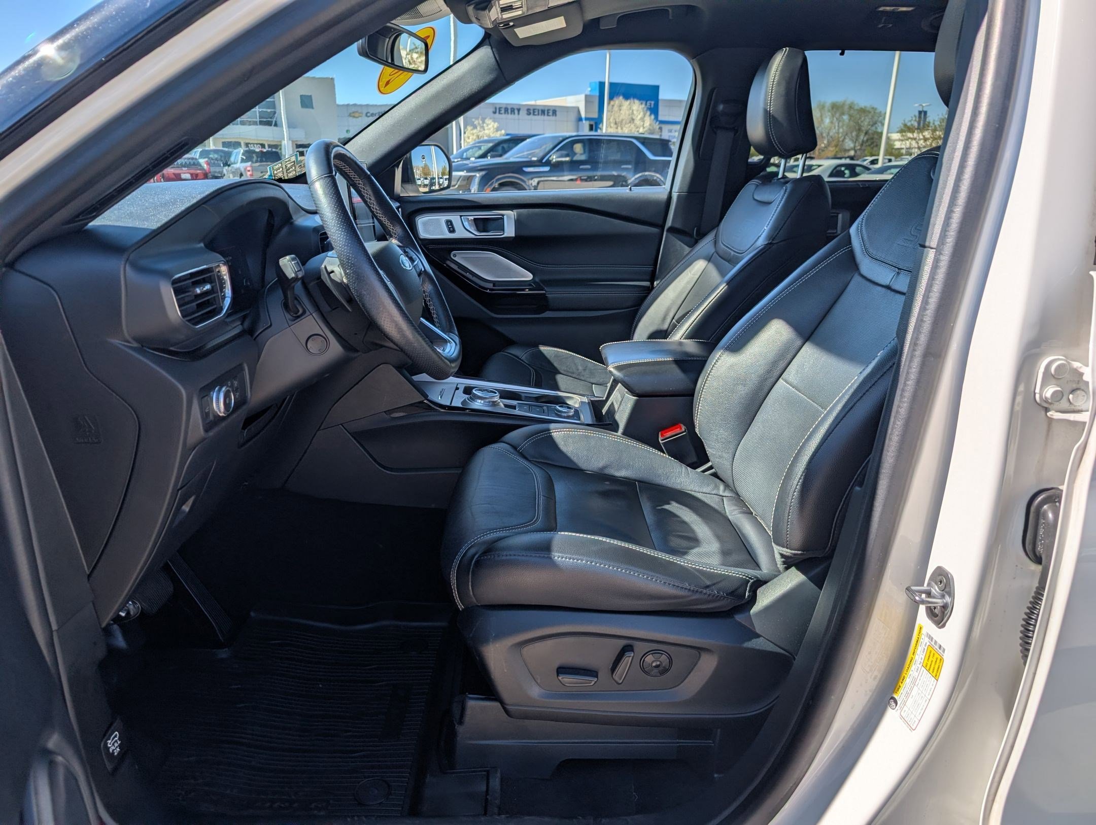 Used 2022 Ford Explorer ST w/ Equipment Group 401A image 27