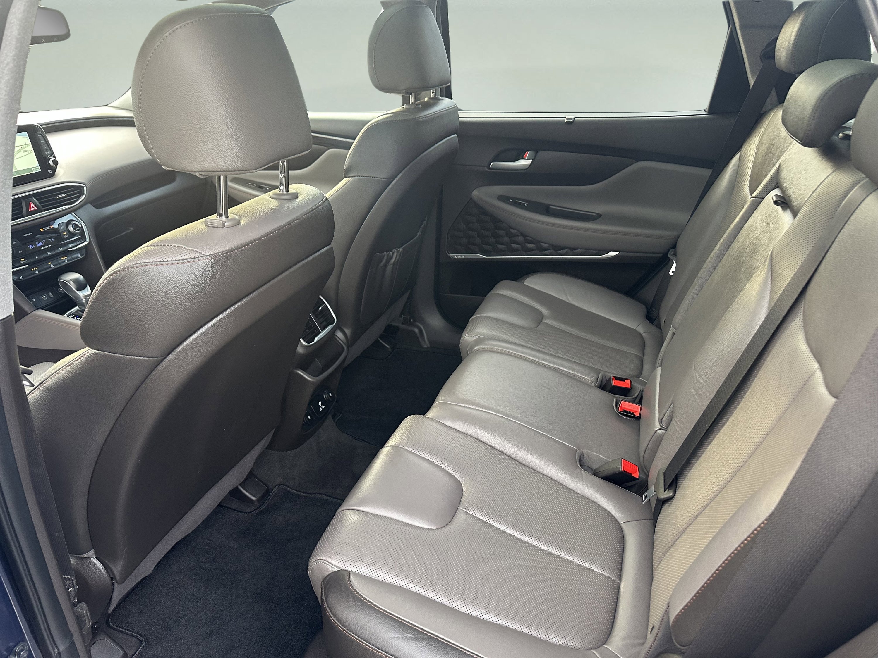 Used 2020 Hyundai Santa Fe Limited image 10