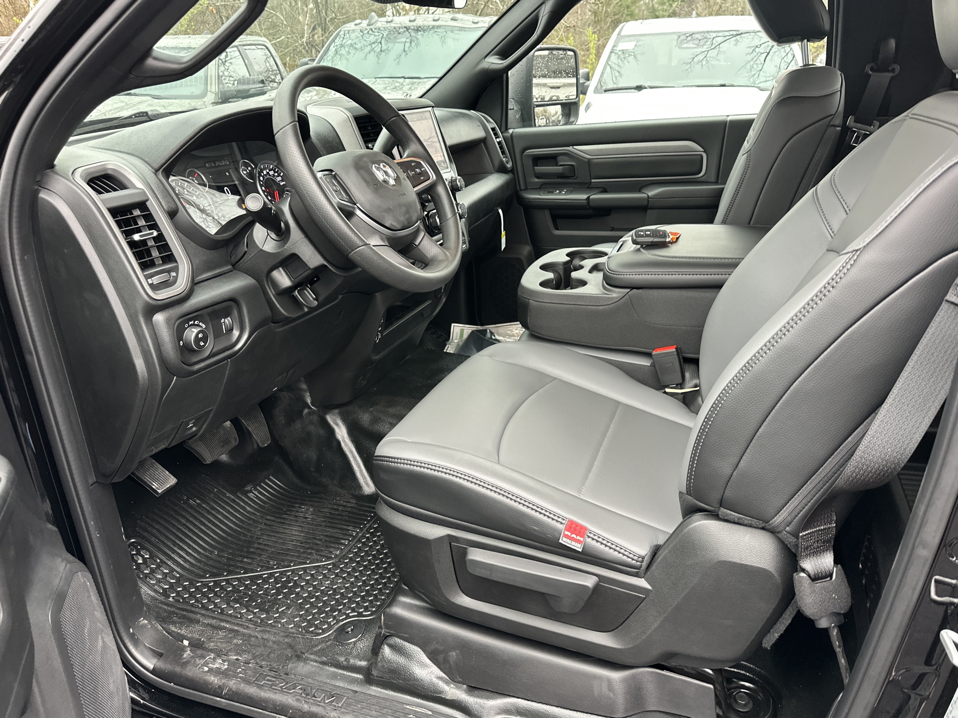 New 2026 RAM 2500 Tradesman w/ Chrome Appearance Group AWD/4WD image 28