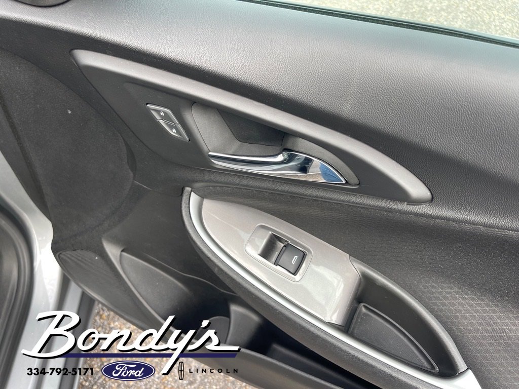 Used 2023 Chevrolet Malibu LT image 23