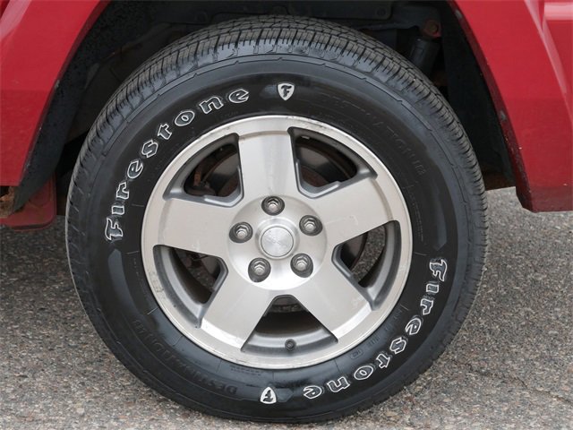 Used 2010 Jeep Commander Sport image 10