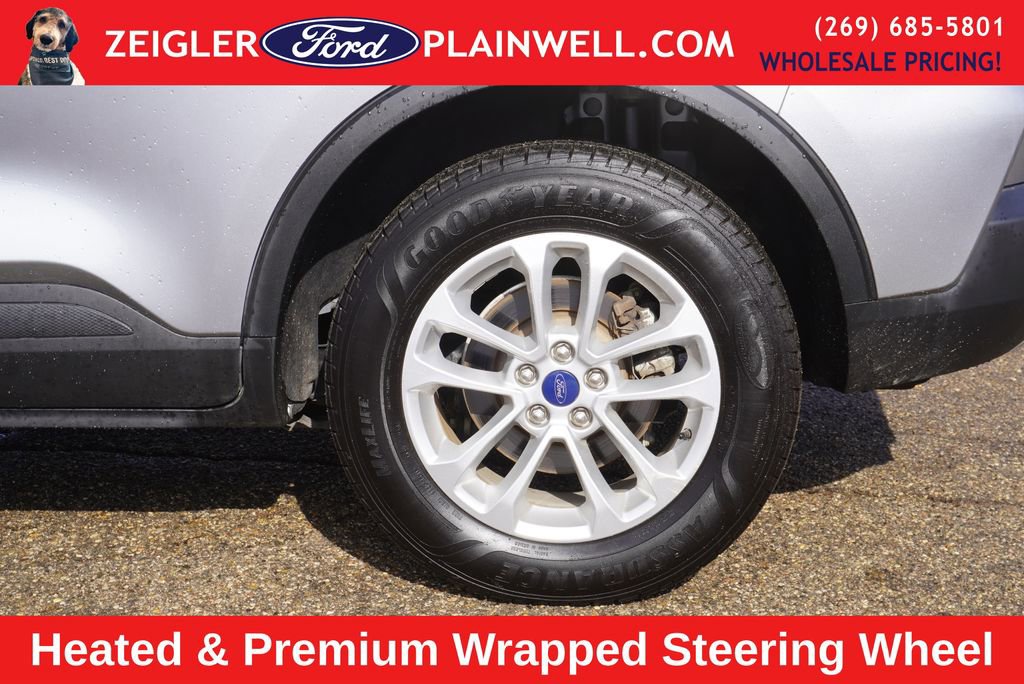 Used 2022 Ford Escape SE w/ Cold Weather Package image 9