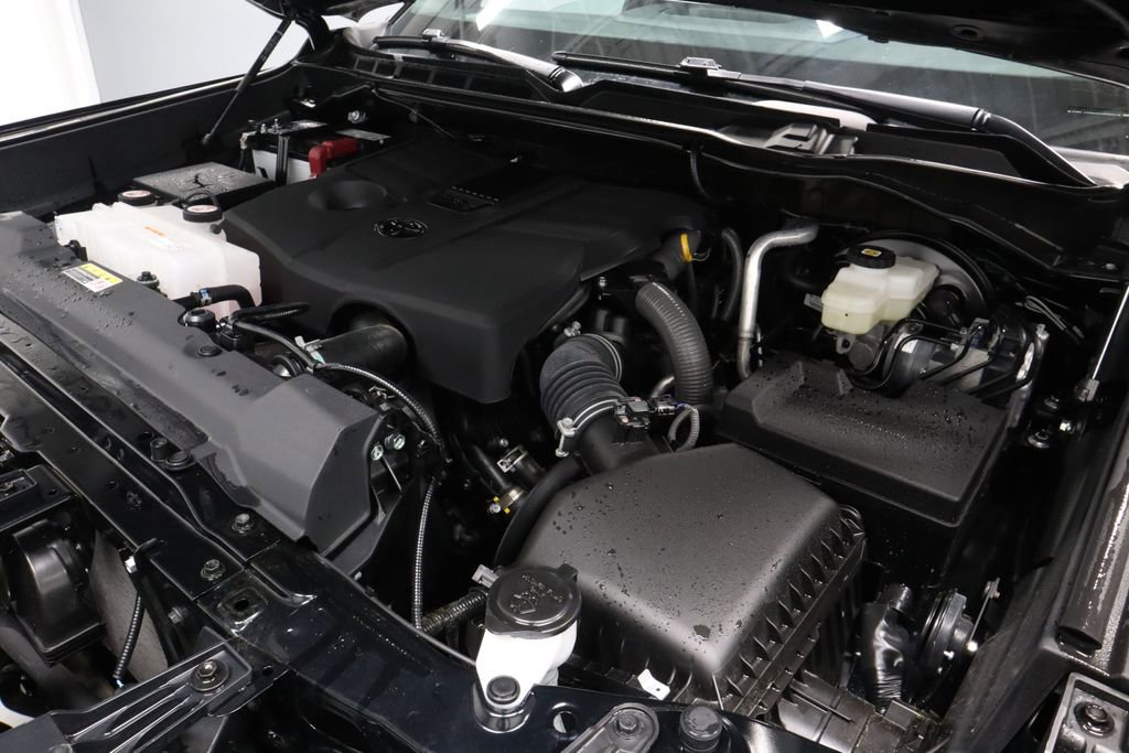 Used 2025 Toyota Tundra SR5 AWD/4WD image 13
