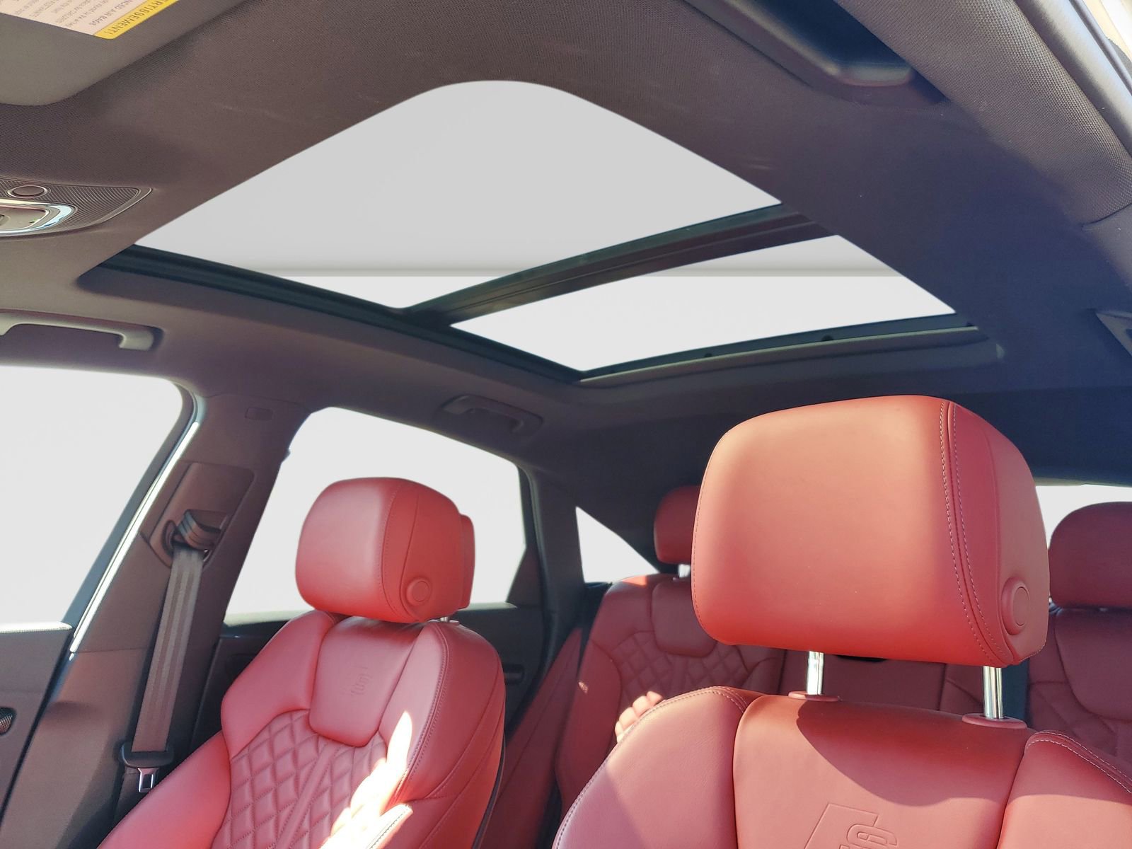 Used 2025 Audi SQ5 Premium Plus w/ Premium Plus Package image 32