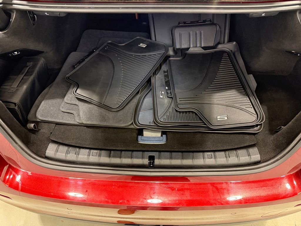 Certified 2023 BMW 530e xDrive w/ Premium Package AWD/4WD image 29