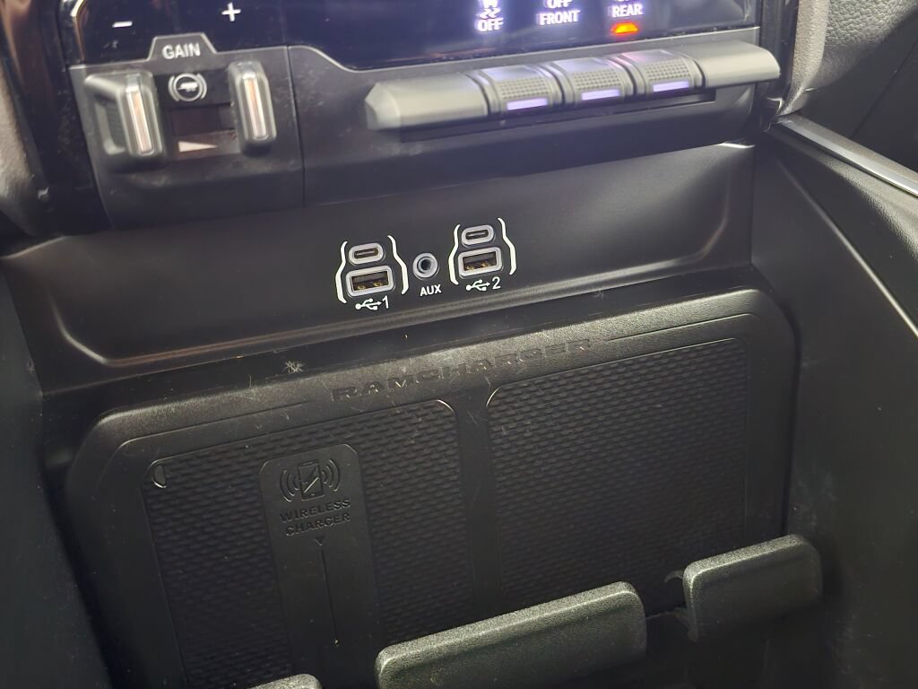 Used 2025 RAM 1500 Big Horn AWD/4WD image 31
