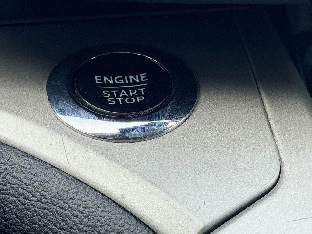 Certified 2022 Ford Explorer XLT w/ Equipment Group 202A RWD image 26