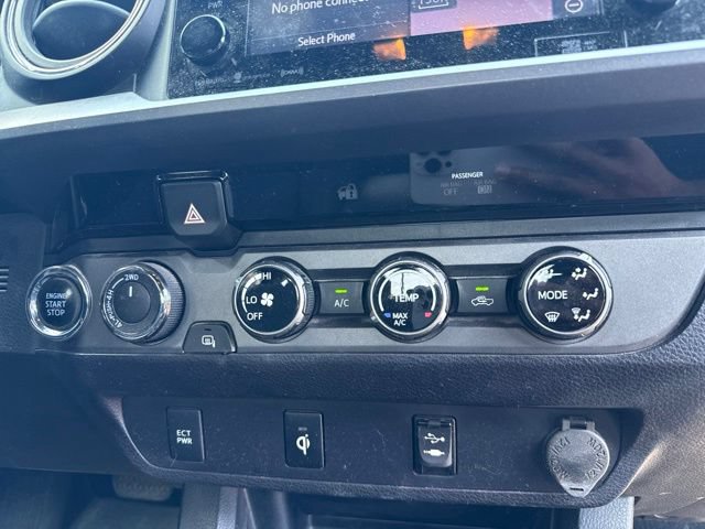 Used 2017 Toyota Tacoma TRD Sport w/ Tow Package (A/T) AWD/4WD image 25