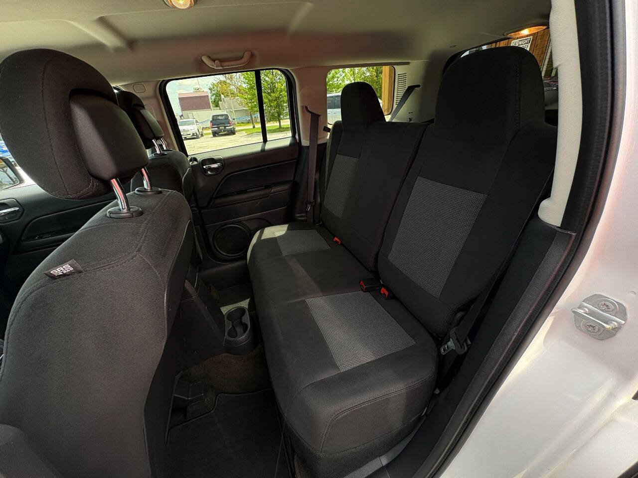 Used 2016 Jeep Patriot Sport w/ Power Value Group AWD/4WD image 9