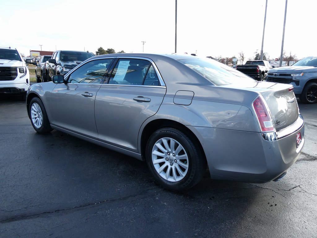 Used 2014 Chrysler 300 image 7