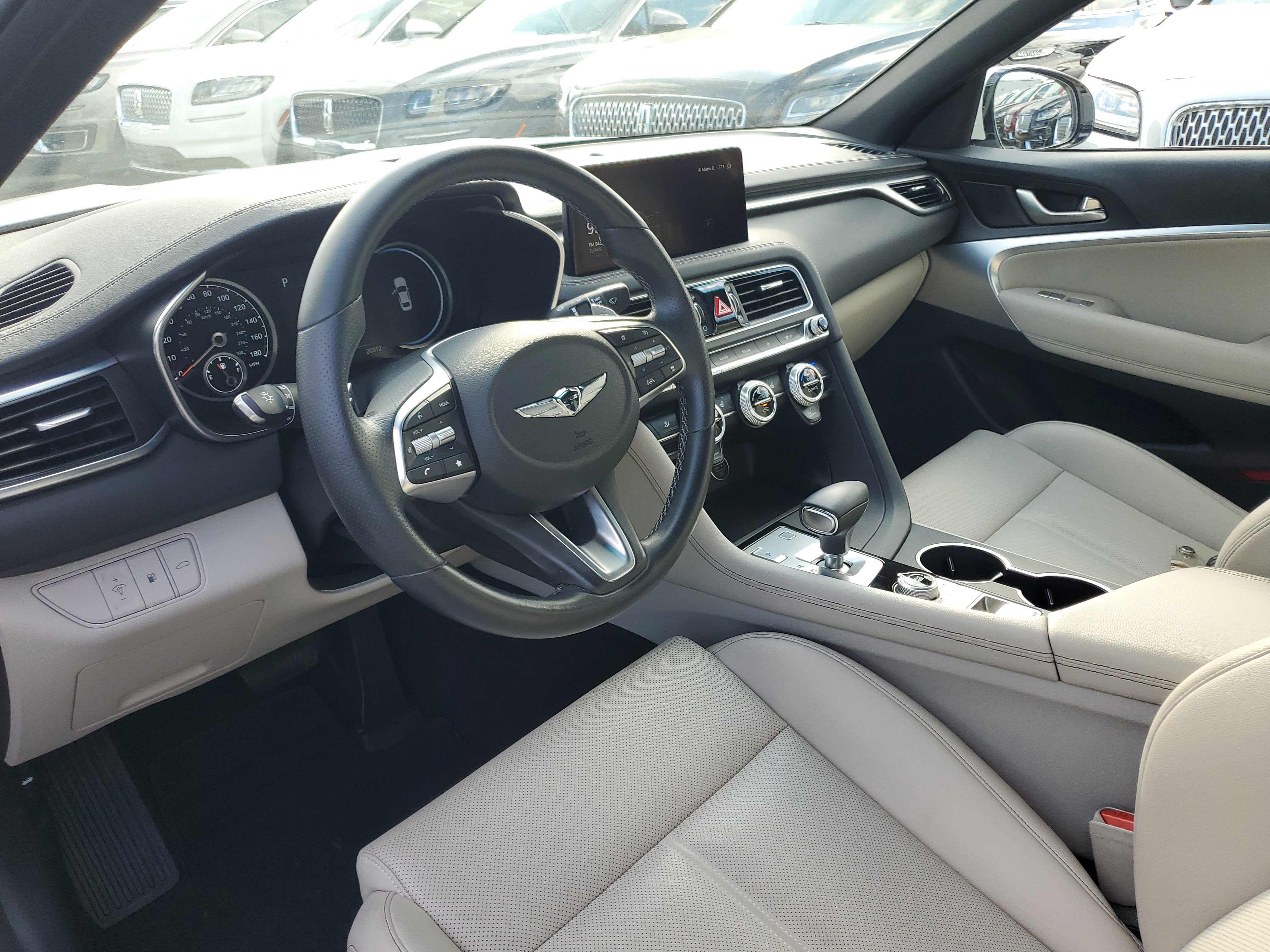 Used 2023 Genesis G70 2.0T image 13