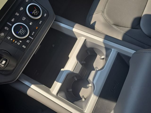 New 2026 Land Rover Defender 110 X AWD/4WD image 18