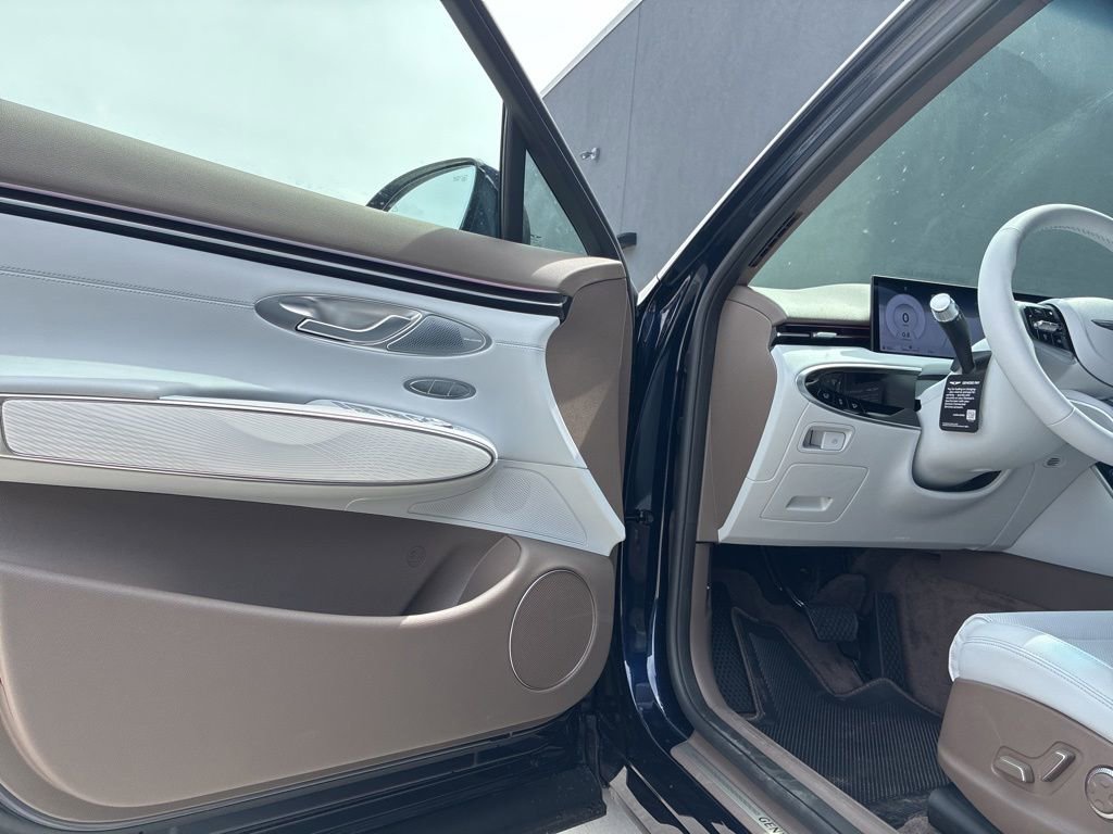 New 2026 Genesis GV70 2.5T Advanced AWD/4WD image 15