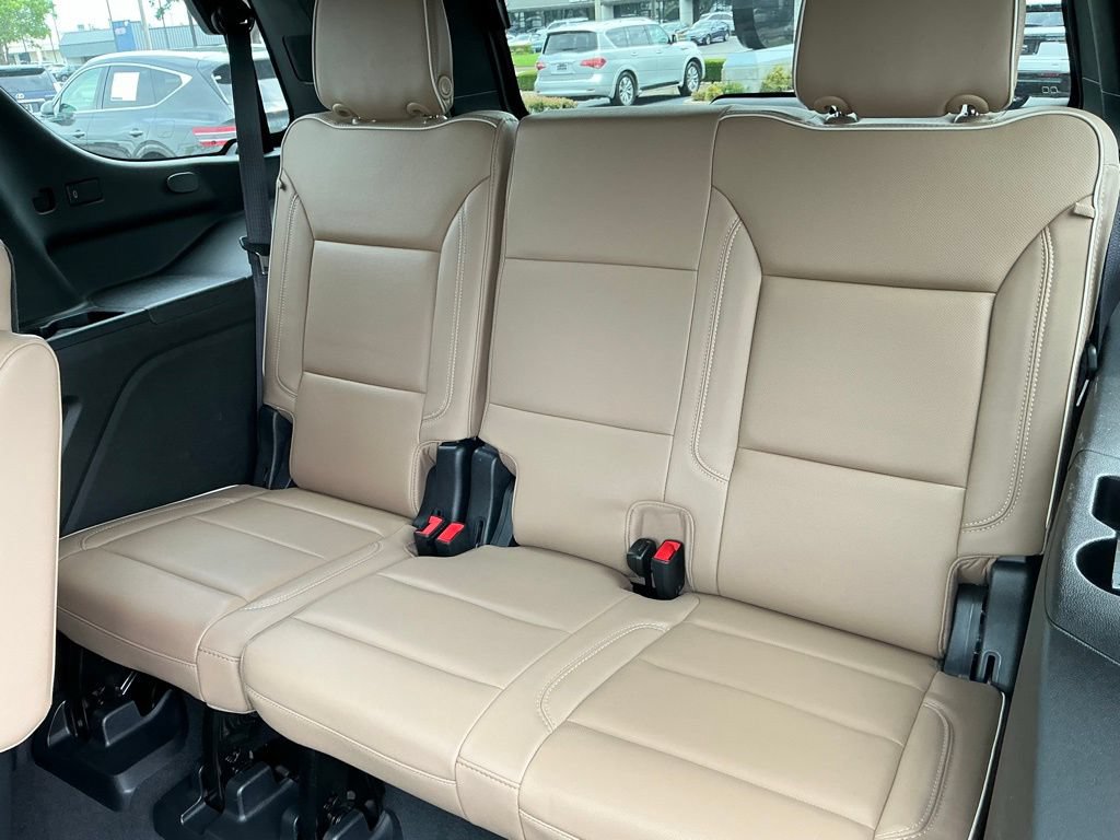 Used 2023 Chevrolet Tahoe Premier w/ Premium Package 2 AWD/4WD image 18