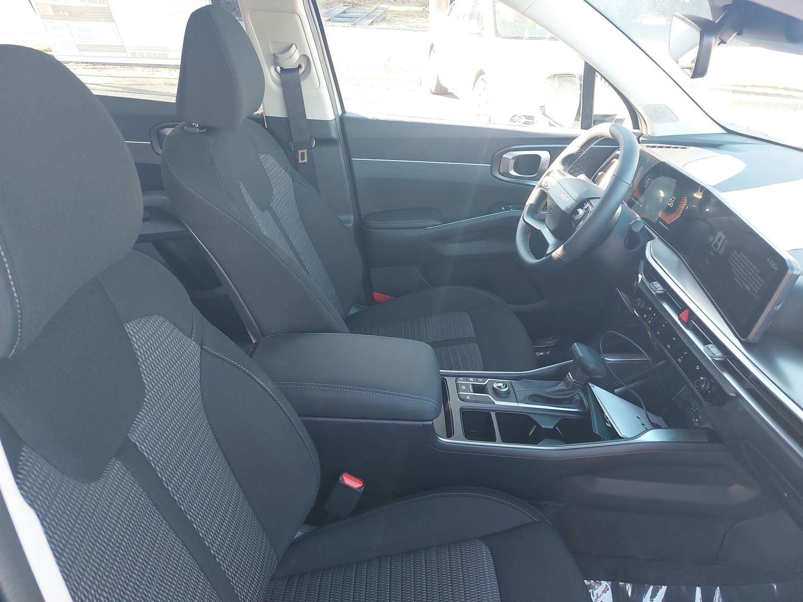 New 2026 Kia Sorento LX FWD image 10