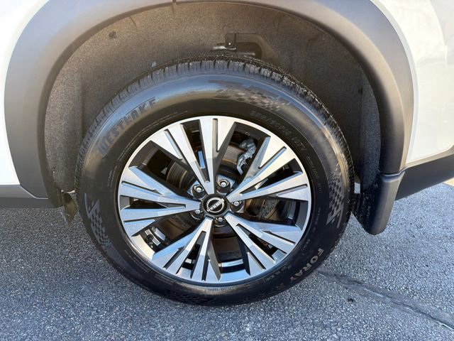 Used 2023 Nissan Rogue SV image 14