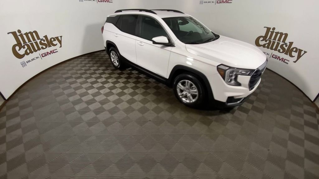 Certified 2023 GMC Terrain SLE w/ Driver Convenience Package image 2